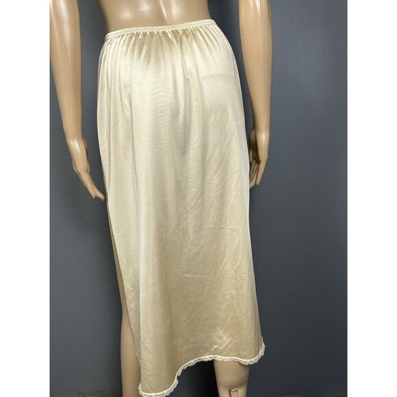 Vintage MG JCPenney Half Slip Size Small Double High Slit Antron III Nylon Tan - Picture 6 of 9